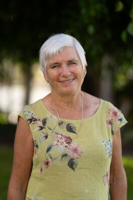 <font color="#550e0f"><b>Deb Renness</b></font>