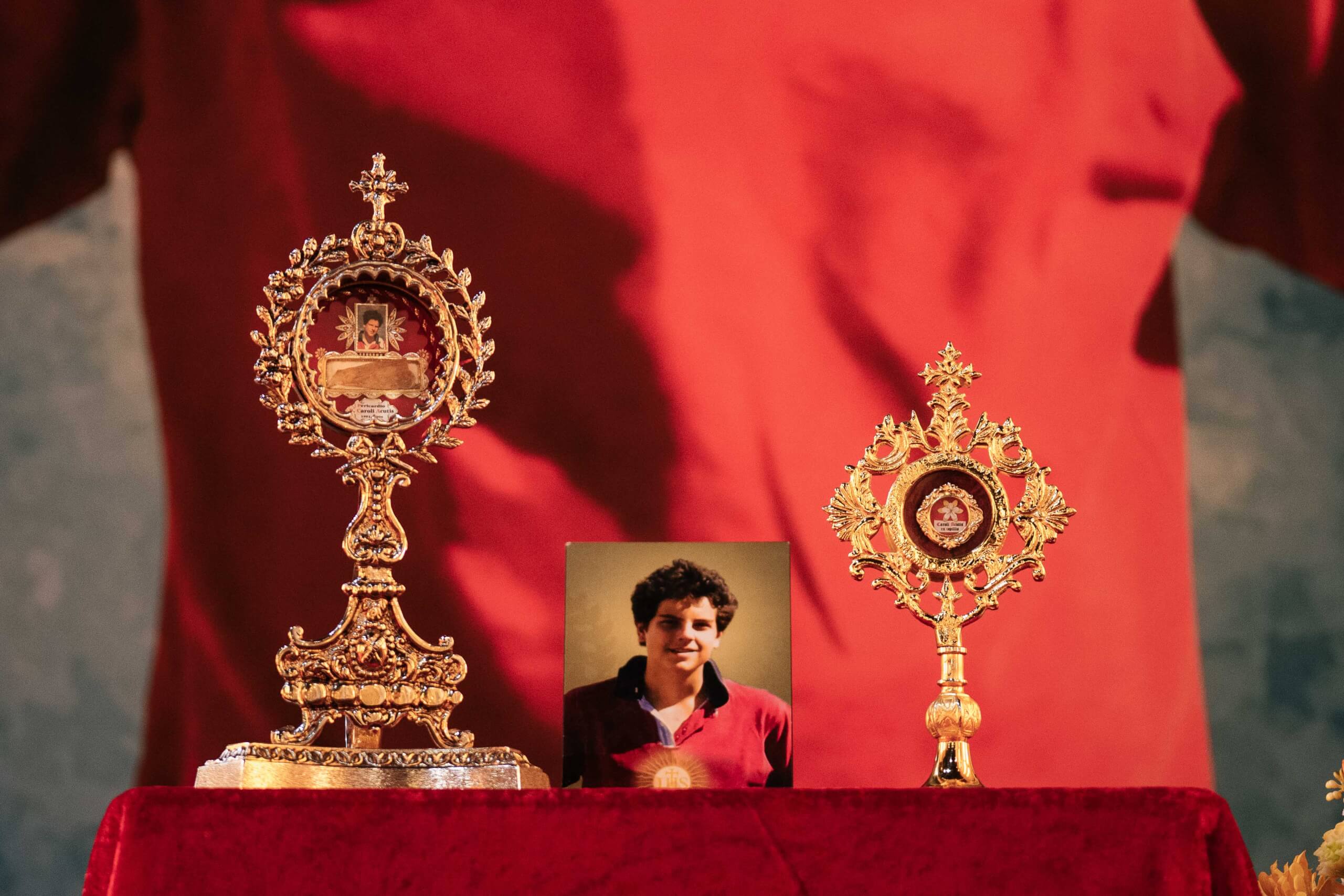 Parish welcomes relic of Saint Carlo Acutis
