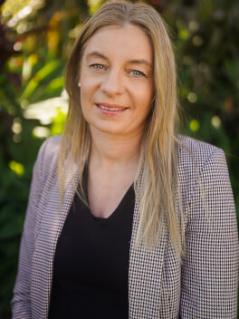 <b>Catherine Mulligan</b>